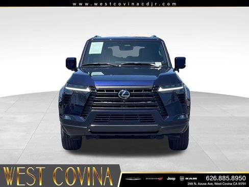 Used 2026 Lexus GX 550 w/ Cold Area Package AWD/4WD image 2