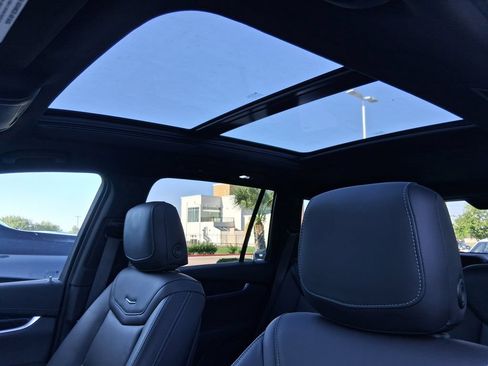 Used 2022 Cadillac XT6 Premium Luxury w/ Technology Package FWD image 21