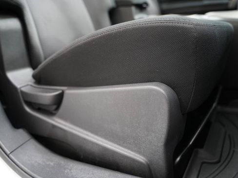 Used 2013 Nissan Rogue SV w/ Premium Pkg FWD image 27