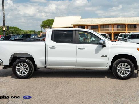 Used 2025 Chevrolet Silverado 1500 LT image 4