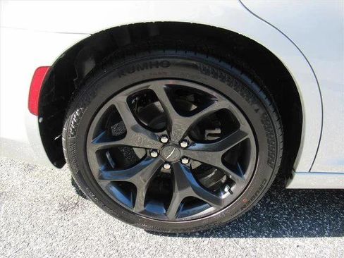 Certified 2023 Chrysler 300 Touring L w/ Popular Equipment Group RWD image 8