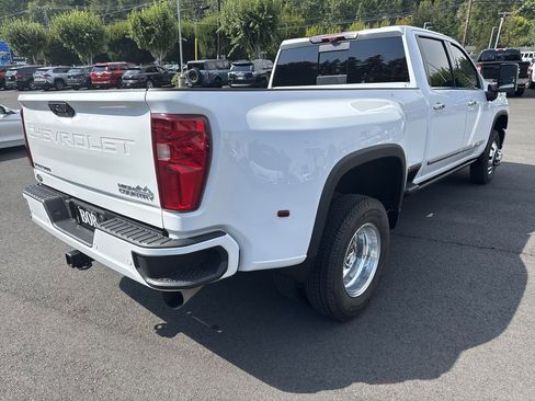 Used 2024 Chevrolet Silverado 3500 High Country w/ High Country Premium Package image 5