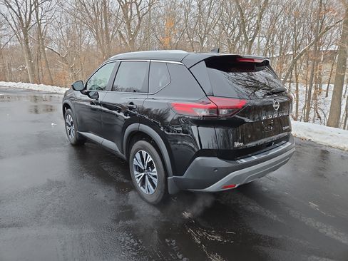 Used 2022 Nissan Rogue SV w/ SV Premium Package image 6