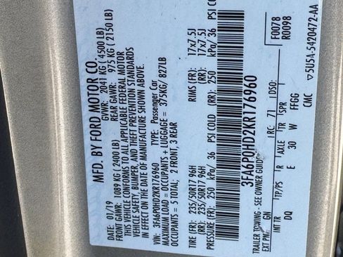 Used 2019 Ford Fusion SE FWD image 30