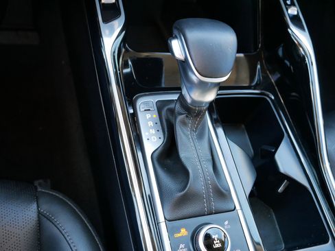 Certified 2022 Kia Sorento SX image 24