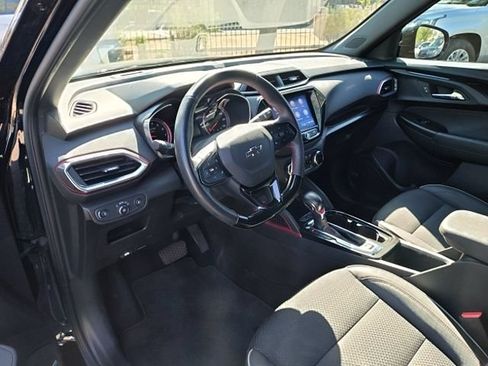 Used 2022 Chevrolet TrailBlazer RS w/ Technology Package FWD image 18