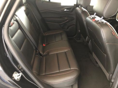 Used 2025 Chevrolet Trax RS w/ Sunroof Package FWD image 10