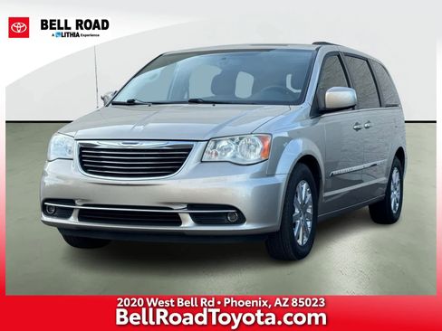Used 2013 Chrysler Town & Country Touring image 1