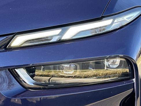 Used 2024 BMW X7 xDrive40i w/ Premium Package image 12