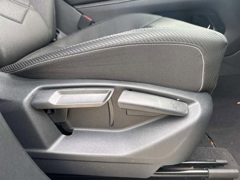 Used 2024 Volkswagen Atlas Cross Sport SE image 12