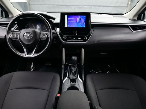Used 2024 Toyota Corolla Cross LE image 16