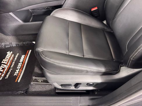 Used 2023 Nissan Rogue SL image 11