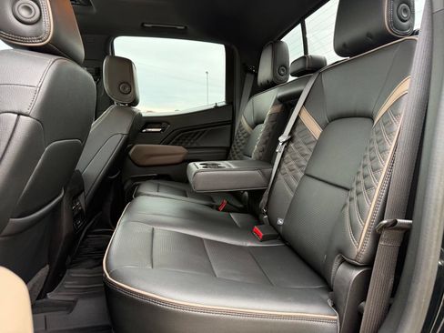 Used 2023 GMC Canyon Denali AWD/4WD image 11