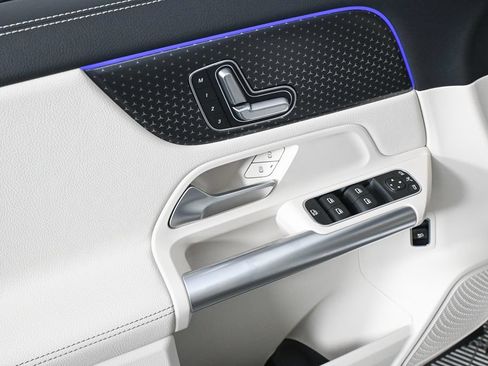 Certified 2026 Mercedes-Benz GLA 250 image 8
