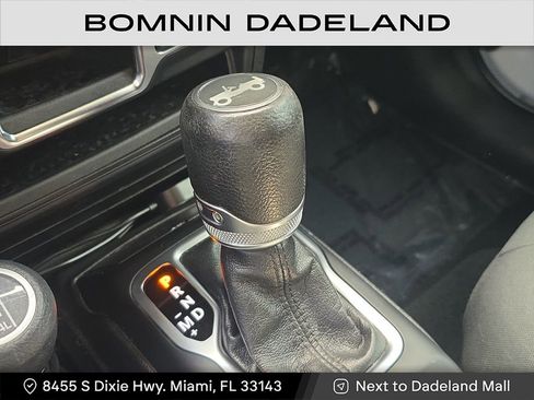 Used 2019 Jeep Wrangler Unlimited Sport image 27