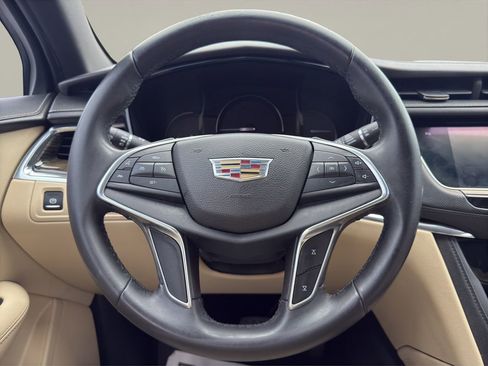 Used 2017 Cadillac XT5 FWD w/ LPO, Wheel Lock Package image 10