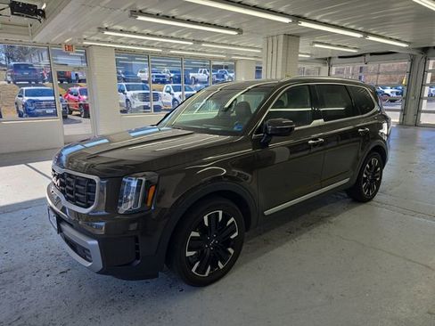 Certified 2023 Kia Telluride SX Prestige image 2