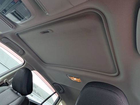 Used 2017 Subaru Impreza 2.0i Premium image 11