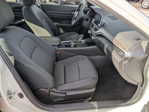 Certified 2025 Nissan Altima 2.5 SV FWD image 26