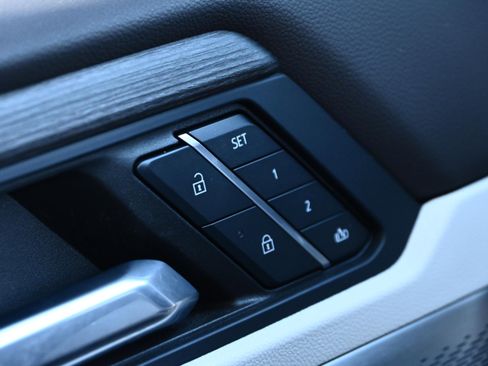 Used 2024 GMC Acadia Denali w/ Super Cruise Package image 34