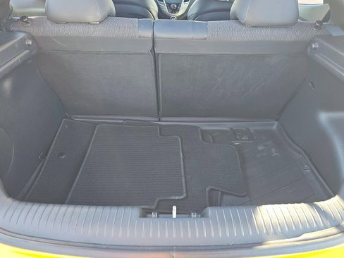 Used 2012 Hyundai Veloster 3DR COUPE w/ Style Pkg image 17