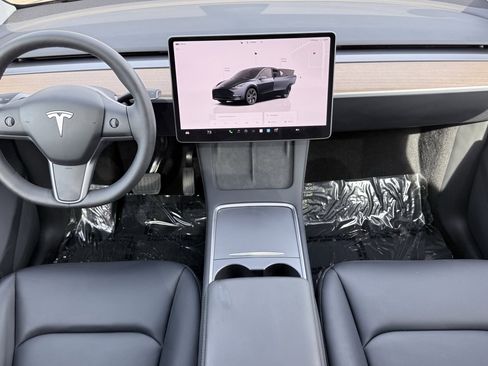 Used 2025 Tesla Model Y Long Range AWD/4WD image 46