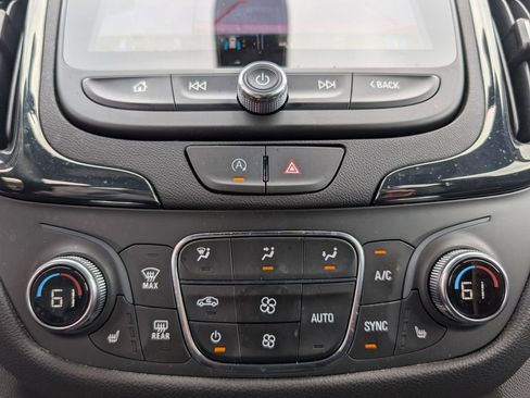 Used 2024 Chevrolet Equinox RS w/ RS Leather Package image 18