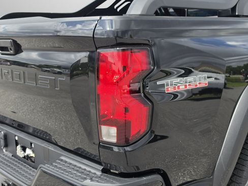 New 2026 Chevrolet Colorado Trail Boss w/ Midnight Edition AWD/4WD image 14