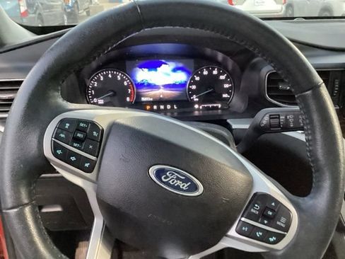 Used 2023 Ford Explorer XLT w/ Equipment Group 202A AWD/4WD image 27
