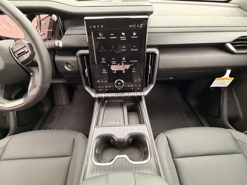 New 2026 GMC Acadia AT4 w/ Luxury Package AWD/4WD image 20