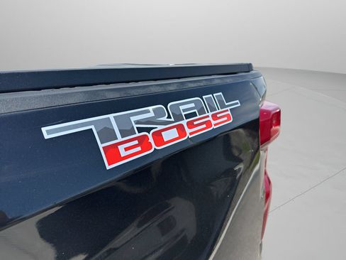 Used 2022 Chevrolet Silverado 1500 LT Trail Boss w/ Safety Package AWD/4WD image 10