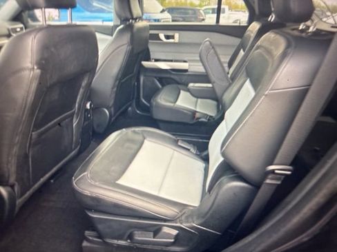 Used 2024 Ford Explorer XLT w/ Equipment Group 202A AWD/4WD image 6