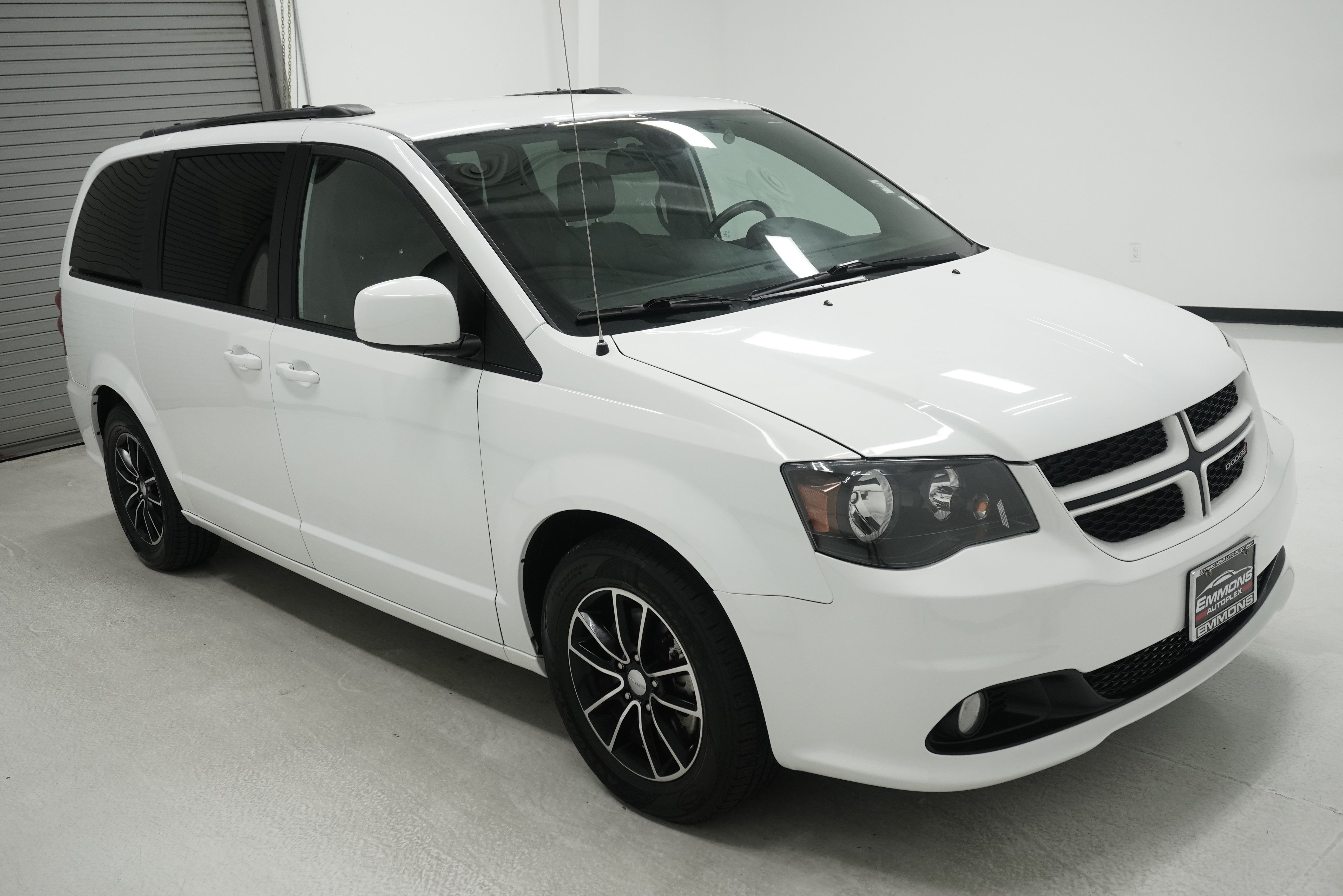 Used 2019 Dodge Grand Caravan GT FWD image 3