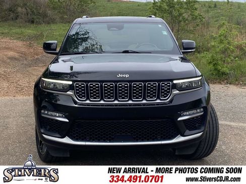 Used 2023 Jeep Grand Cherokee Summit AWD/4WD image 2