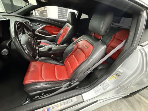 Used 2016 Chevrolet Camaro SS RWD image 12