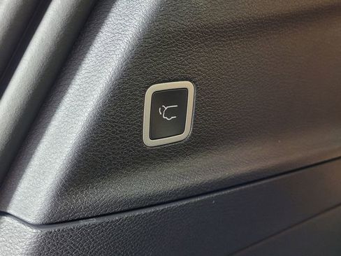 New 2026 Chrysler Pacifica Pinnacle image 12