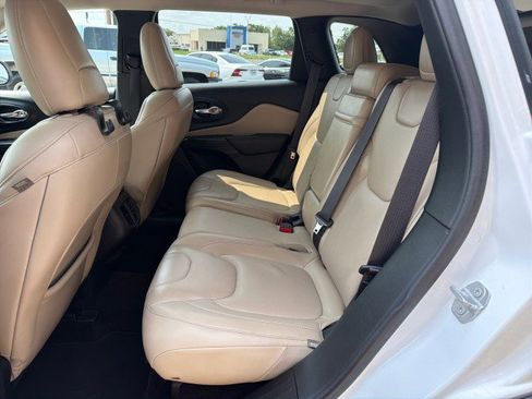 Used 2017 Jeep Cherokee Limited FWD image 22