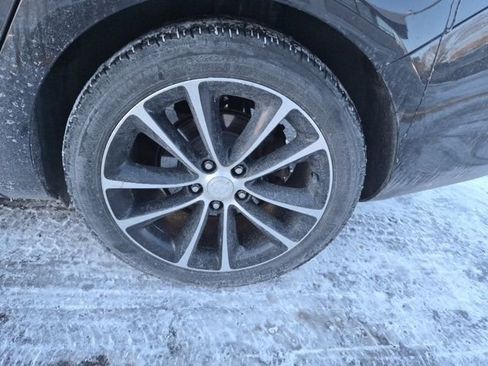 Used 2023 GMC Yukon XL SLT image 11