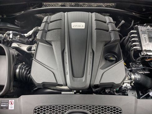 Certified 2026 Porsche Macan S AWD/4WD image 29