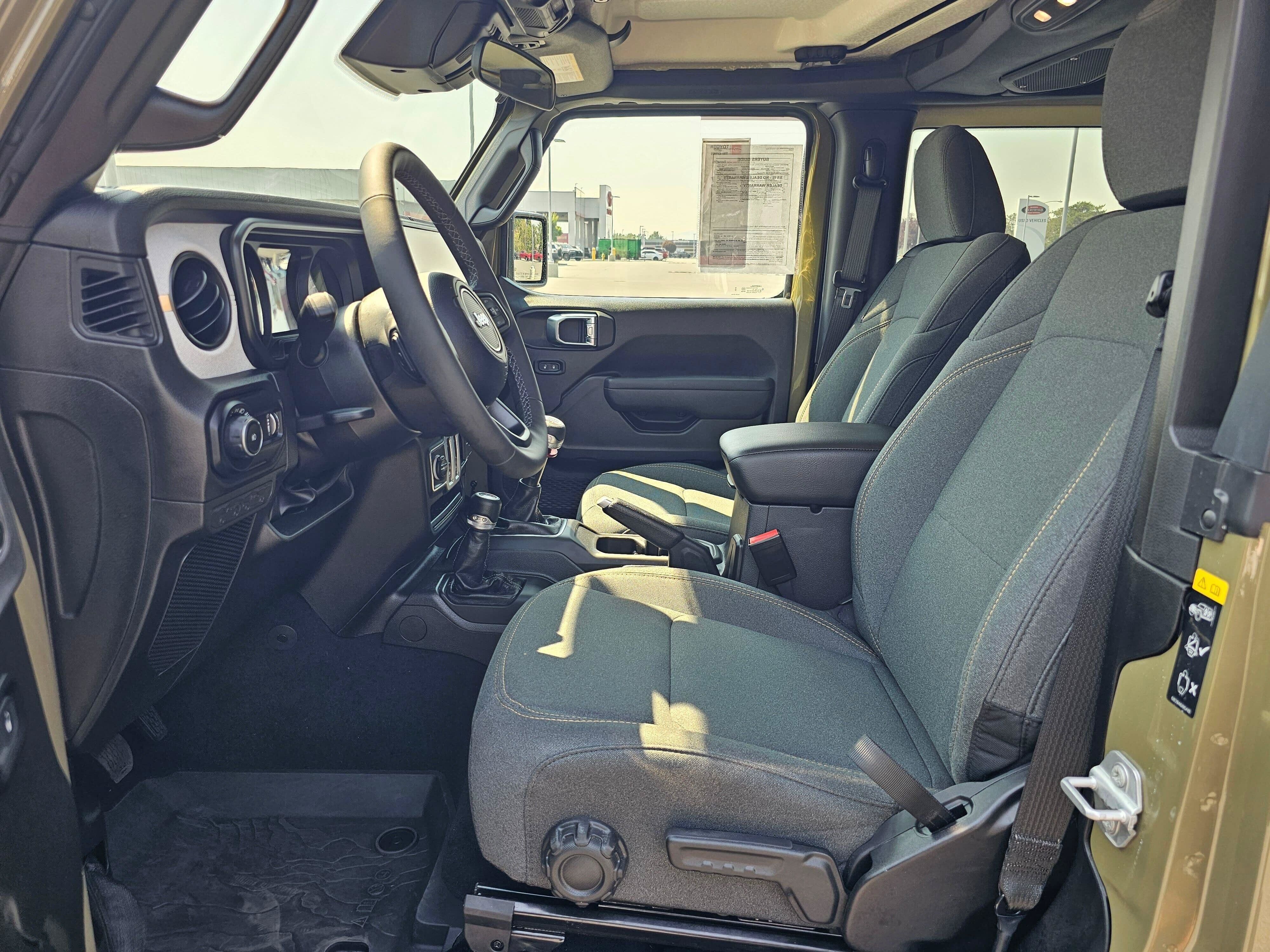 Used 2025 Jeep Wrangler Sport AWD/4WD image 45