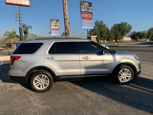 Used 2016 Ford Explorer XLT image 19