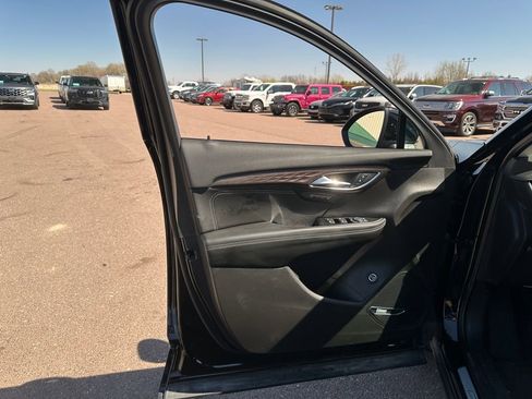 Used 2023 Buick Envision Avenir image 11