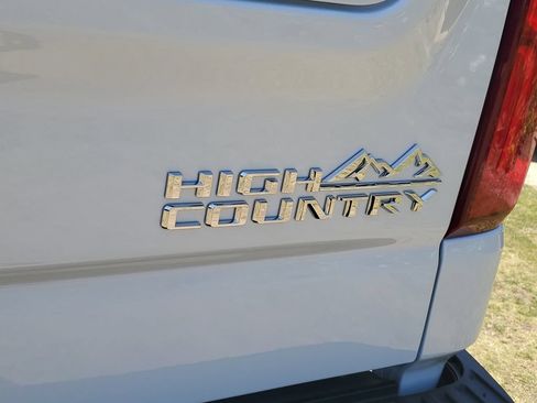 New 2026 Chevrolet Silverado 1500 High Country AWD/4WD image 9
