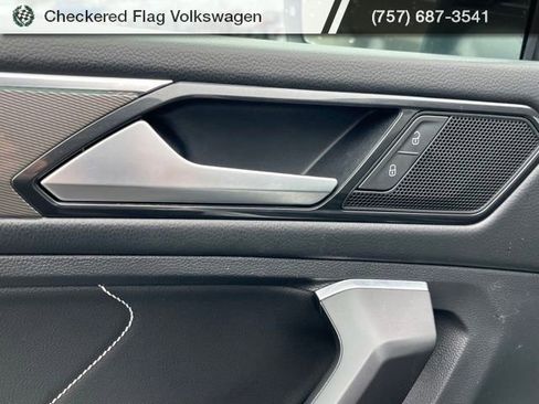 Used 2022 Volkswagen Tiguan SE R-Line image 14