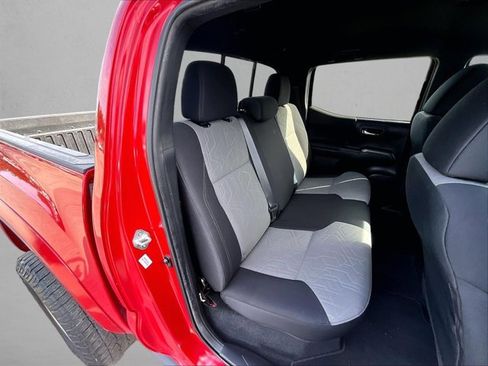 Used 2022 Toyota Tacoma TRD Sport w/ Technology Package AWD/4WD image 28
