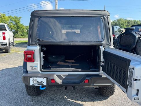Used 2023 Jeep Wrangler Unlimited Rubicon 4xe AWD/4WD image 6