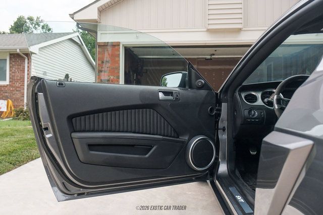 Used 2010 Ford Mustang Shelby GT500 RWD image 23