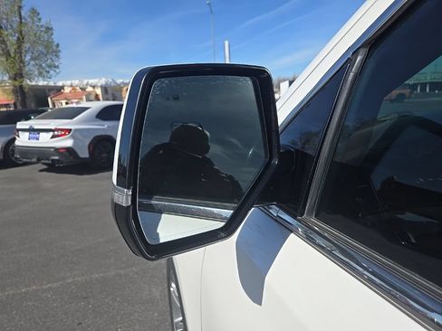 Used 2019 Cadillac Escalade Premium Luxury AWD/4WD image 36