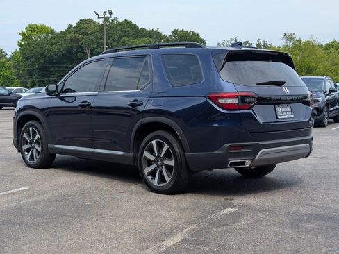 Used 2024 Honda Pilot Touring image 7