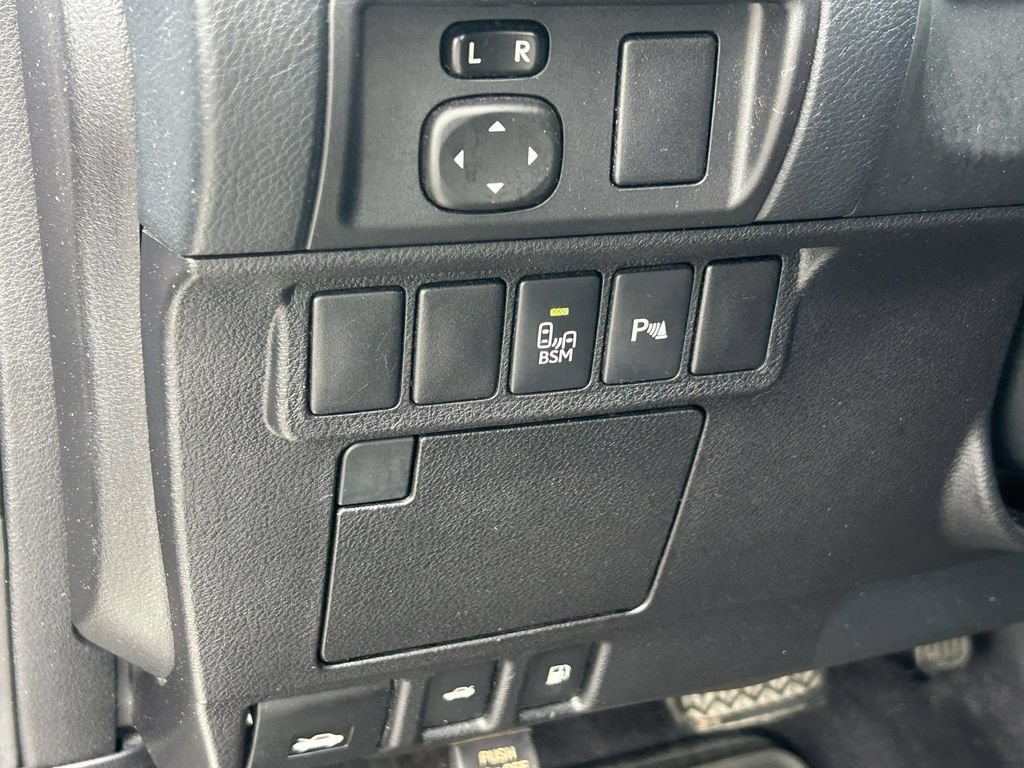 Used 2015 Lexus ES 350 w/ Luxury Package FWD image 19